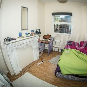 Flat 1, 18 Wellington Square, NG7 1NG, NOTTINGHAM - Photo 2