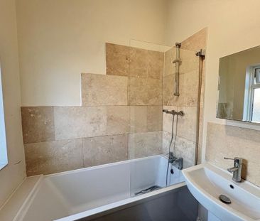 3 bedroom terraced house to rent - Photo 6