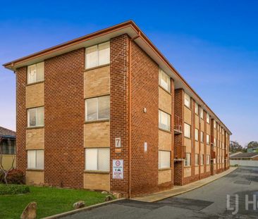 Spacious 2 Bedroom Unit - Photo 1