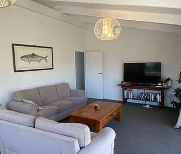 Large Family Home - Photo 4