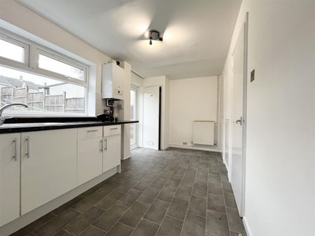 3 Bedroom House - Terraced To Let - Photo 5