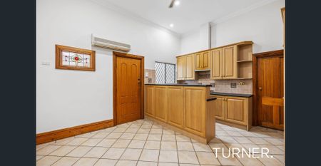 Spacious Character Family Home - Photo 2