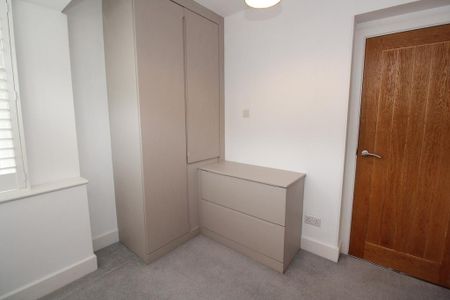 2 bedroom ground floor flat to rent - Photo 3