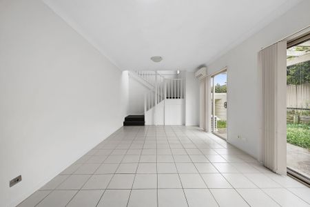 Modern Living - Photo 3