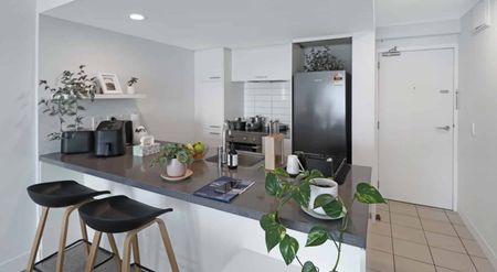 Oriental Parade Living - Photo 5