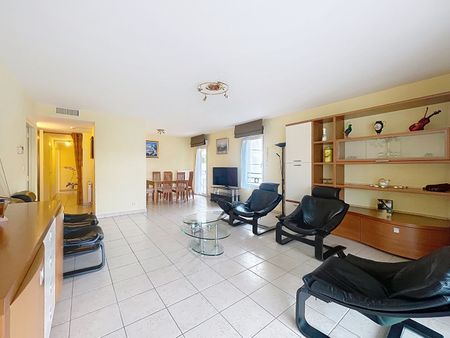 A LOUER AUX ANGLES ( 30133 ) : appartement 3 pièces -possibilité meublé -avec ascenseur - 2 terrasses et 1 garage !, - Photo 3