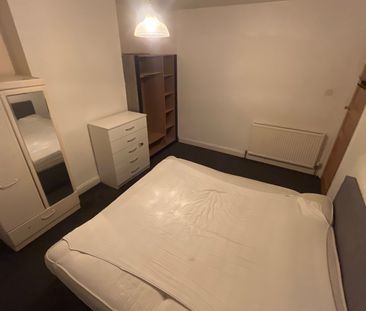 Room in a Shared House, Petwort Drive, LE3 - Photo 5