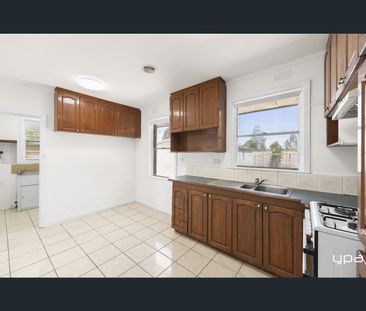 24 Keith Crescent, Broadmeadows, Vic 3047 - Photo 3