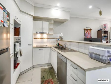 Perfectly Positioned Spacious Townhouse - Register Now to Inspect - Photo 5