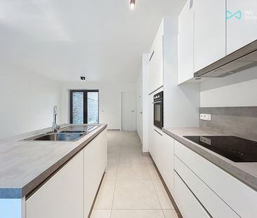 Gelijkvloerse verdieping met twee slaapkamers in Schaerbeek - Photo 2