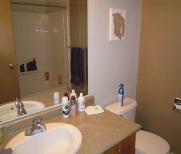 Townhouse Style Two Bedroom Unit in Gorge Area! - Photo 4