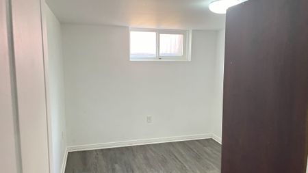 For Lease - 215 Browndale Crescent Unit# Bsmt, Richmond Hill, Ontario - Photo 4