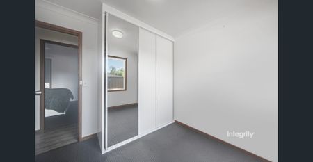 low maintenance and great location - Photo 2