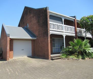 Upmarket Townhouse - Photo 3