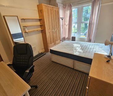 6 Bed - 2 Langdale Terrace, Headingley, Leeds - LS6 3DY - Student - Photo 4