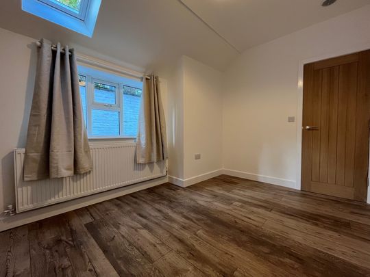 Dove Bank, Uttoxeter - Photo 1