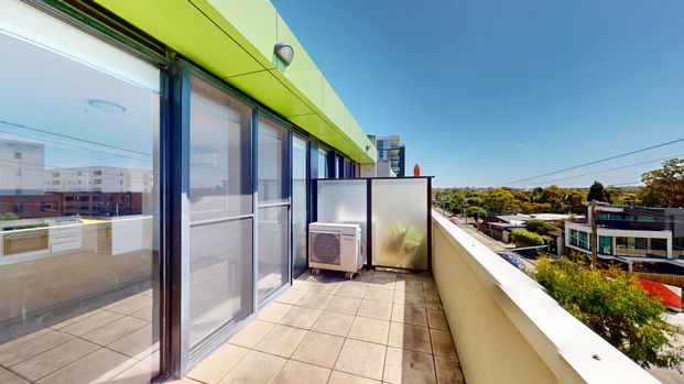 Light Filled Apartment In The Heart Of Brunswick - Photo 1