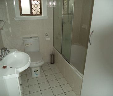 CLAYFIELD ATTRACTIVE L/SET BRICK - Photo 3