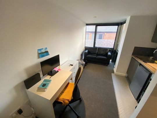 Studio to rent - Photo 1
