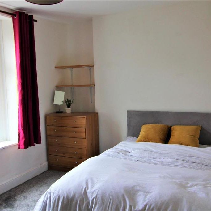 3 bedroom private hall to rent - Photo 1