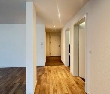 Appartement de 4,5 pièces au rez-de-chaussée - Photo 3