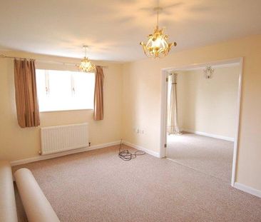 4 bedroom detached house to rent - Photo 4