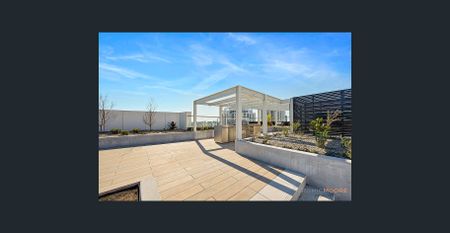 Modern 1 Bedroom Apartment - Photo 2