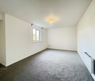 Lewes Close, Grays, RM17 - Photo 1