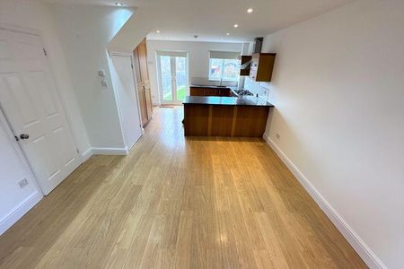 2 bedroom end of terrace house to rent - Photo 4