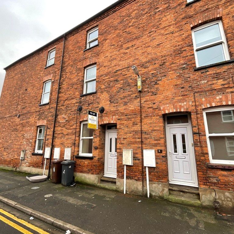 2 bedroom Mid Terraced House to let - Photo 1