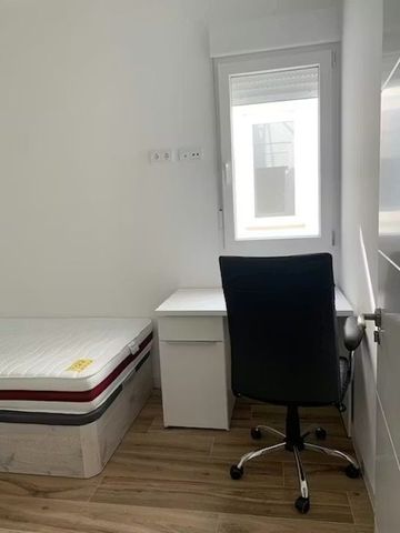 Carrer de Vicent Brull, Valencia, Valencian Community 46011 - Photo 5