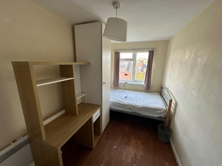 4 bedroom flat to rent - Photo 5