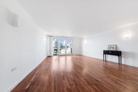 2 bedroom flat to rent in New Providence Wharf, E14 - Photo 2