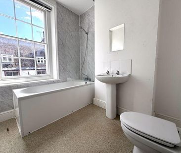 3 bedroom maisonette to rent - Photo 4