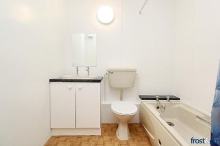 1 bedroom retirement property to rent - Photo 2