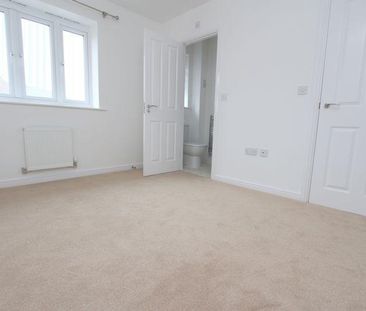2 bedroom semi-detached house to rent - Photo 6