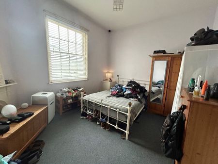 1 bedroom property to rent Park Crescent, Worthing, BN11 - Photo 2