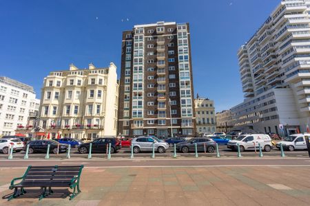 4 Bed Flat, Kings Road, BN1 - Photo 4