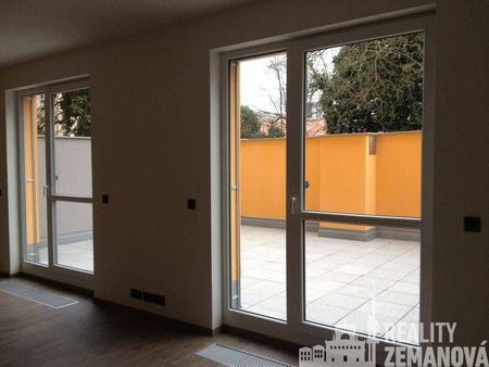 Pronájem bytu 1+kk 38 m2 - Fotografie 3