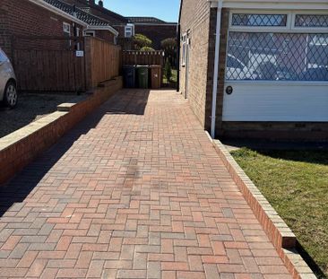 2 bedroom semi-detached bungalow to rent - Photo 3