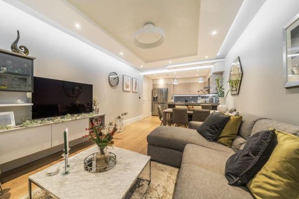 3 bedroom flat to rent - Photo 1