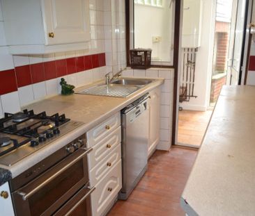 3 bedroom end of terrace house to rent - Photo 6