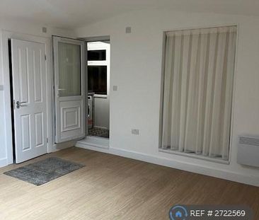 2 bedroom bungalow to rent - Photo 1