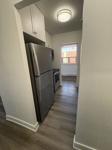 1 bedroom 1 bathroom unit available in bolton - Photo 2