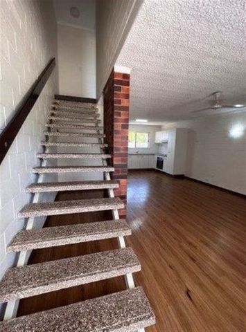 CHARMING UNIT IN PERFECT LOCATION - Photo 2
