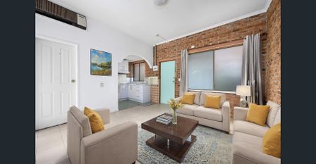 Coastal Living & Convenience – 2-Bedroom Apartment for Lease! - Photo 3