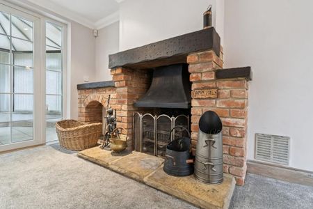 4 bedroom detached house to rent - Photo 2