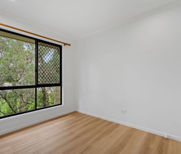 For Lease: Freshly RENOVATED spacious Family Living with Convenienc... - Photo 5