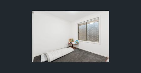 Spacious Family Living in the Heart of Munno Para West - Photo 3