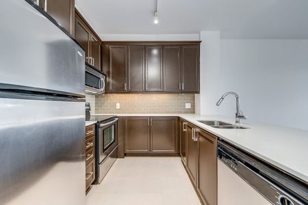 For Lease - 2470 Prince Michael Drive Unit# 608, Oakville, Ontario - Photo 3